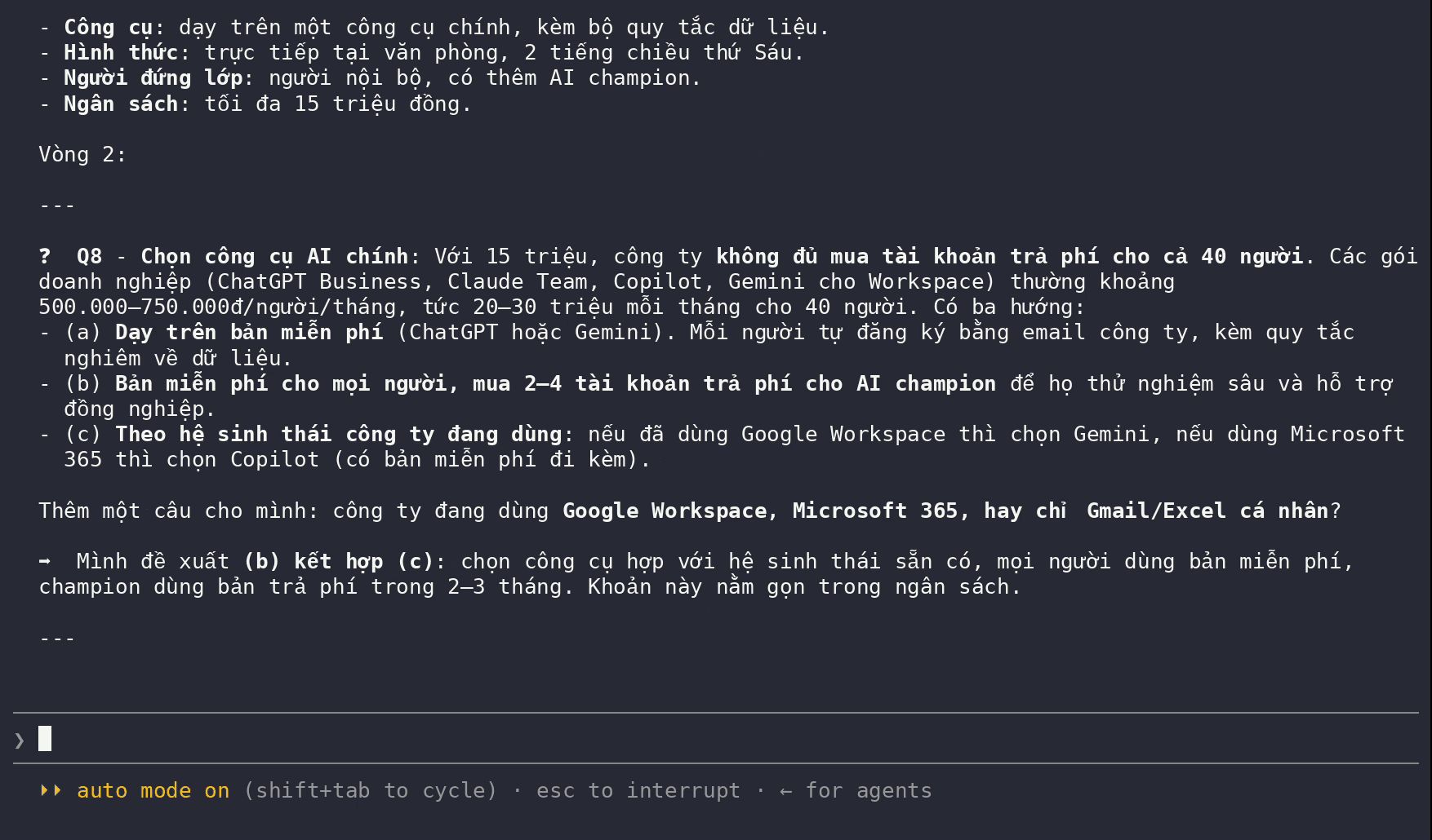 Claude Code terminal, the grill-me skill's second round: question Q8 on choosing an AI tool when a 15 million VND budget cannot cover paid accounts for 40 people, with a recommendation